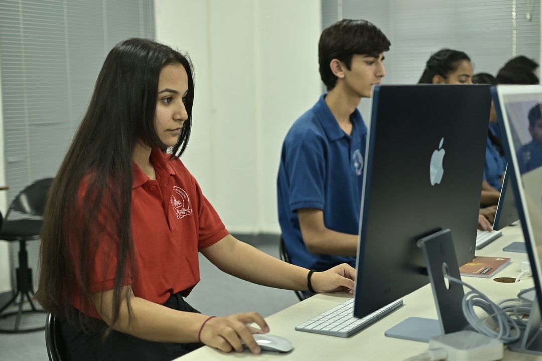 Robotics and Automation: Preparing Future IT Professionals Through BCA and MCA Education in Jaipur